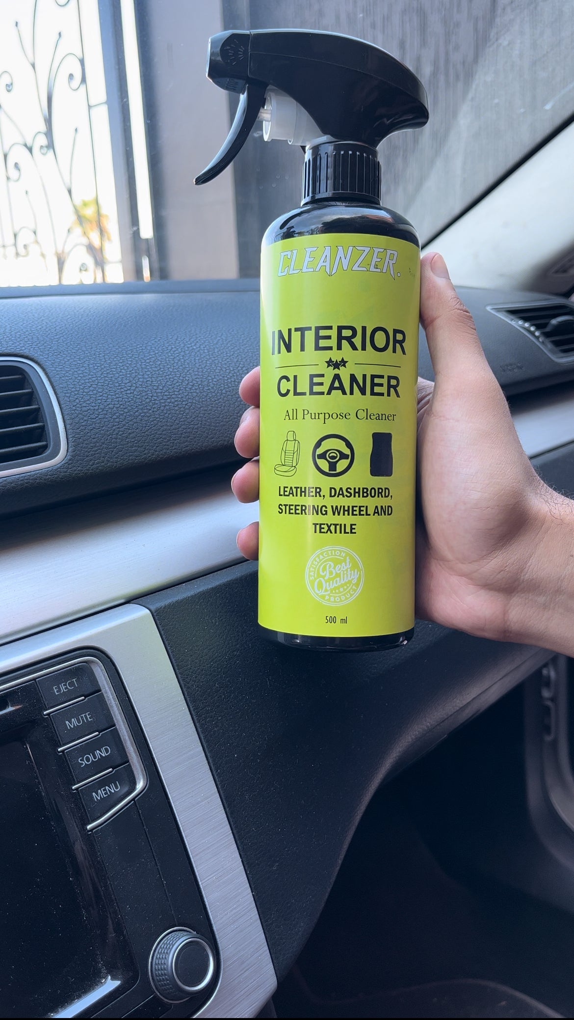 Nettoyant intérieur.