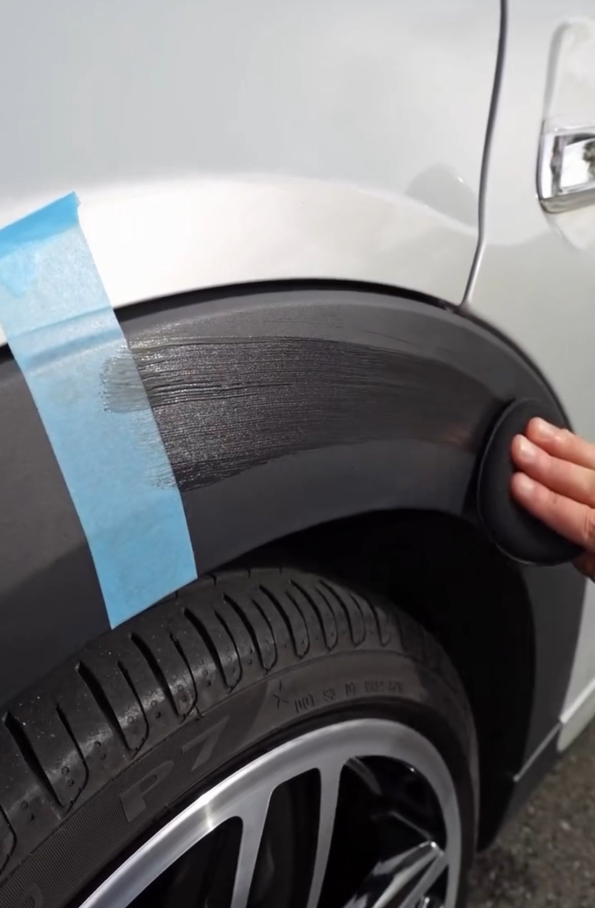 Pâte Rénovatrice Plastique Noir Extérieur Cleanzer – Restaure & Protège les Plastiques Auto